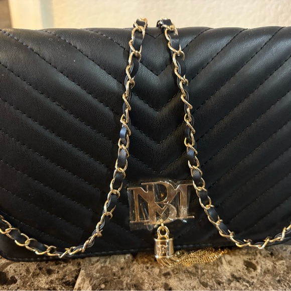 Elegant Black Badgley Mischka Quilted Women's Bag - Picture 12 of 12